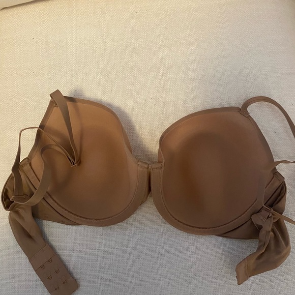 Skims Weightless Demi Bra - Picture 7 of 11